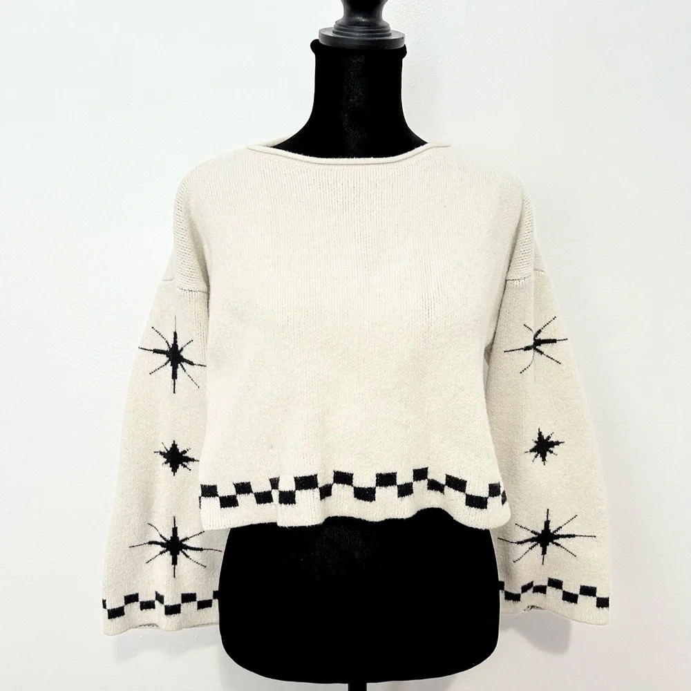 VINTAGE β¨ Cream and Black Star Pattern Sweater - Picture 3 of 3